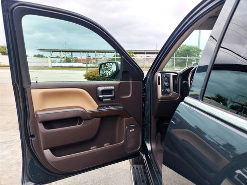 Used 2017 GMC Sierra 1500 Denali w/ Denali Ultimate Package AWD/4WD image 11