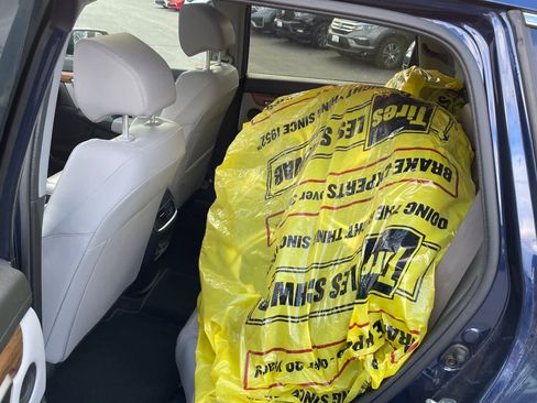 Used 2017 Honda CR-V Touring image 4