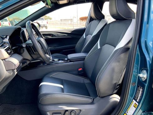 Certified 2025 Toyota Camry SE image 8