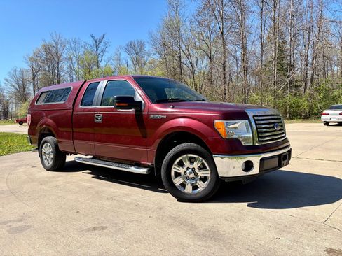 Used 2010 Ford F150 XLT image 1