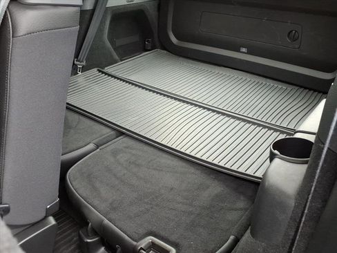 Used 2018 Volvo XC90 T6 Momentum w/ Momentum Plus Package image 12