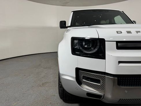 Used 2023 Land Rover Defender 130 SE AWD/4WD image 4