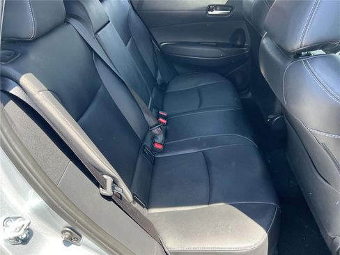Used 2025 Toyota Corolla Cross XLE FWD image 27