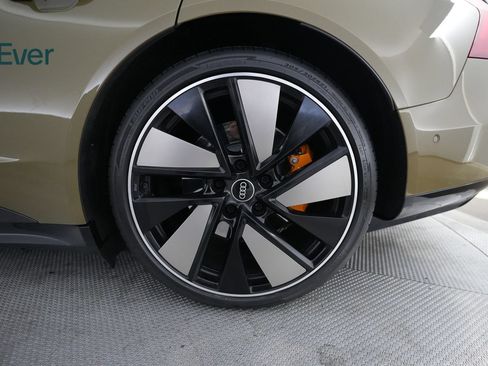 Used 2022 Audi RS e-tron GT w/ Carbon Performance Package AWD/4WD image 9