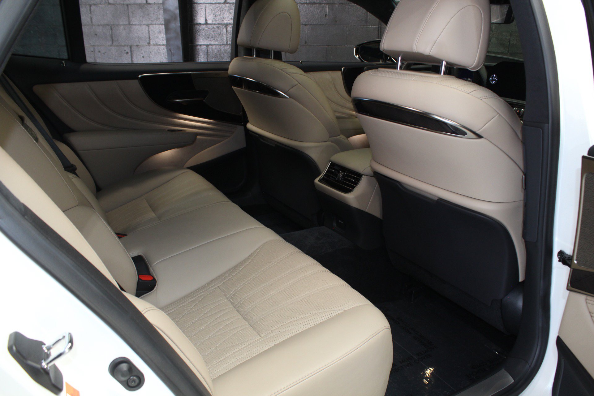Used 2022 Lexus LS 500 w/ Interior Upgrade Package RWD image 49