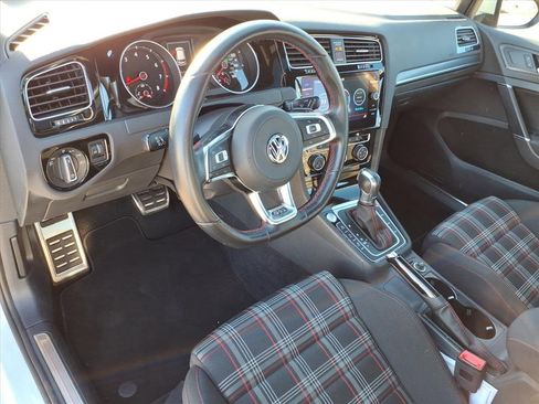 Used 2018 Volkswagen GTI SE image 13