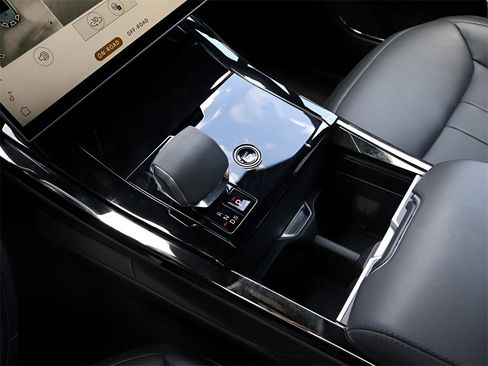 Used 2024 Land Rover Range Rover Sport Dynamic SE image 25