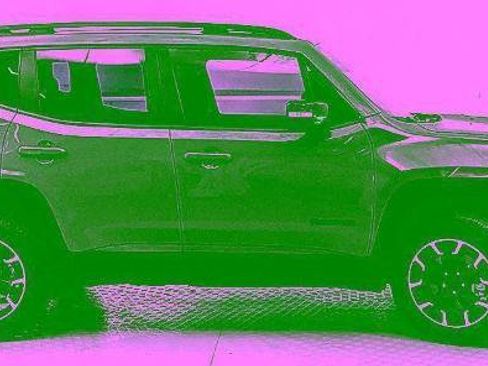 Used 2023 Jeep Renegade Latitude AWD/4WD image 2