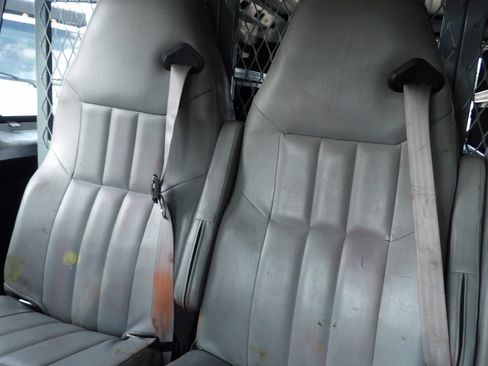 Used 2017 Chevrolet Express 2500 RWD image 20