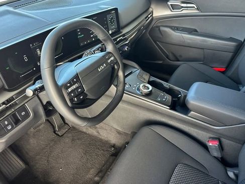 New 2026 Kia Sportage LX image 11