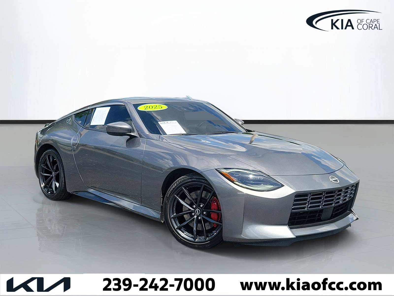 Used 2025 Nissan Z Performance w/ Floor Mat Package RWD image 1