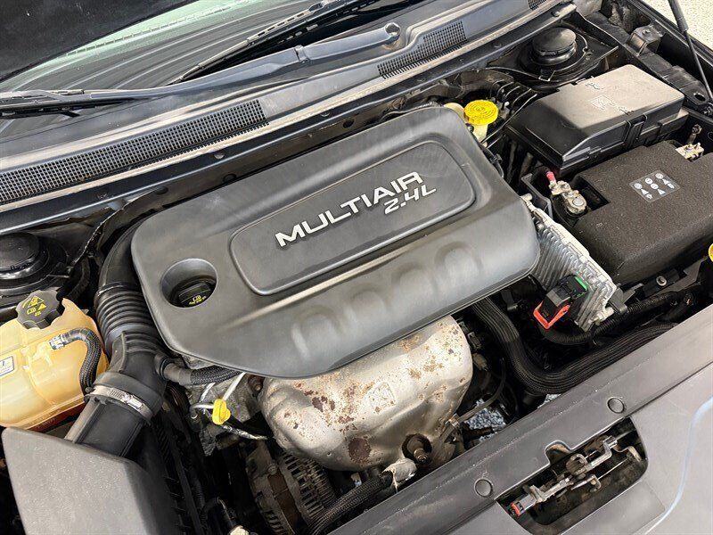 Used 2015 Chrysler 200 C FWD image 32