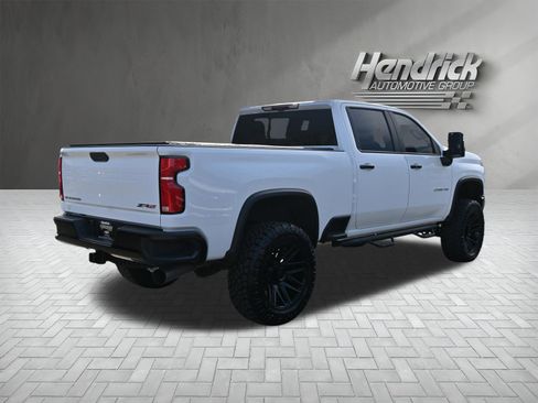 Used 2025 Chevrolet Silverado 2500 ZR2 w/ Technology Package AWD/4WD image 10