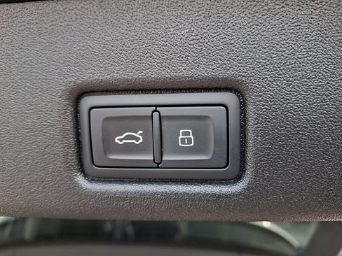 Certified 2025 Audi Q5 Premium w/ Convenience Package AWD/4WD image 29