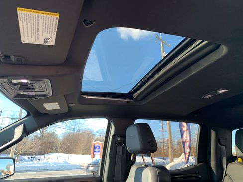 Used 2022 GMC Sierra 1500 AT4 w/ AT4 Premium Package image 24