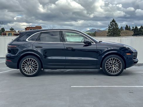 Certified 2023 Porsche Cayenne image 9
