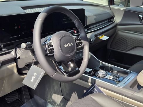 New 2026 Kia Carnival EX FWD image 17