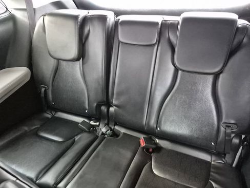 Used 2023 Kia Carnival SX image 16