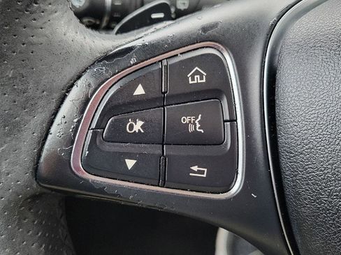 Used 2019 Mercedes-Benz GLC 300 w/ Premium Package image 18