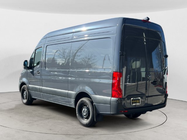 Used 2024 Mercedes-Benz Sprinter 2500 image 3
