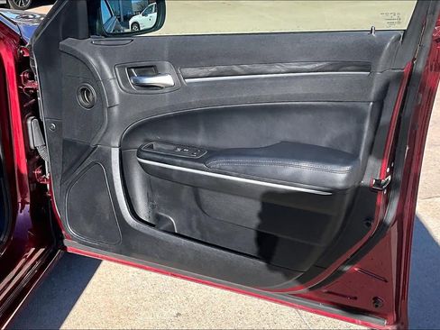 Used 2020 Chrysler 300 Touring w/ Sport Appearance Package image 21