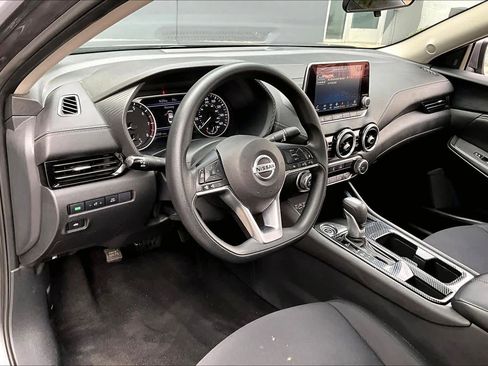 Used 2023 Nissan Sentra SV image 16