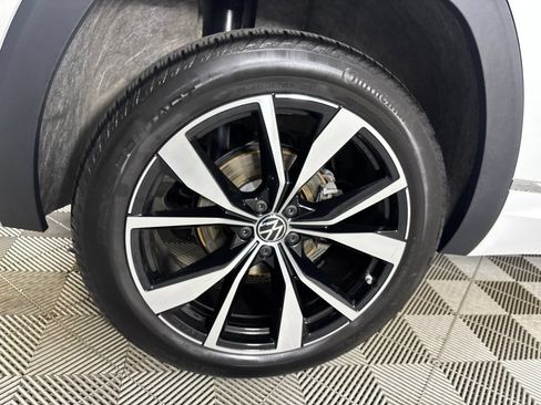 Used 2024 Volkswagen Atlas SEL Premium R-Line AWD/4WD image 34