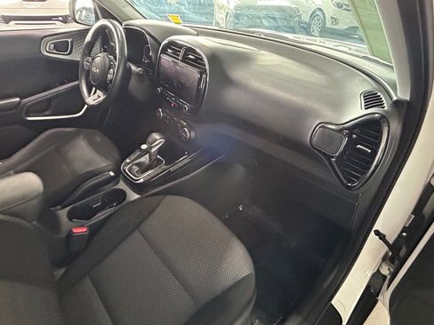 Used 2023 Kia Soul S image 30