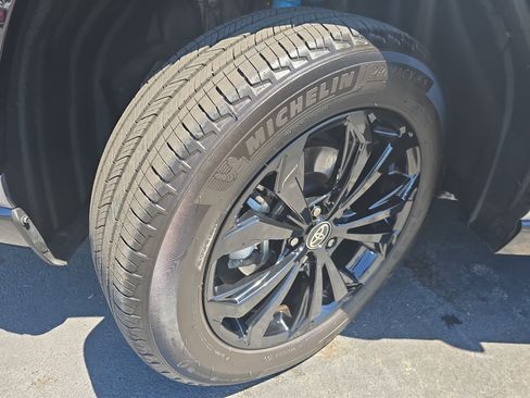 Used 2023 Toyota RAV4 XSE AWD/4WD image 27