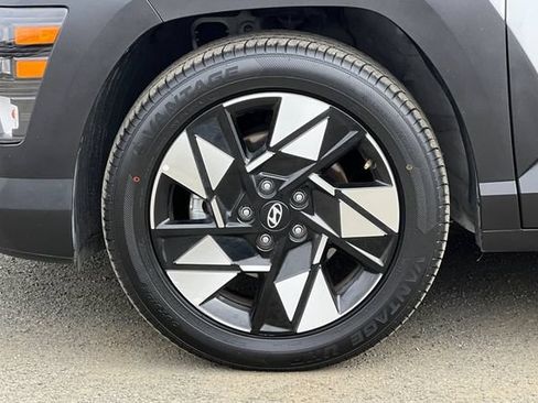 Used 2025 Hyundai Kona SEL FWD image 33