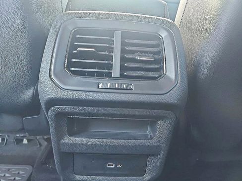 Used 2022 Volkswagen Taos SEL image 29