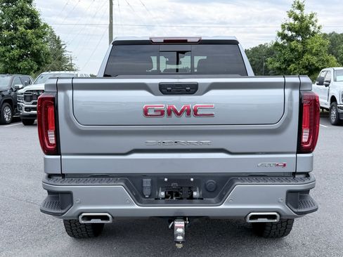 Used 2024 GMC Sierra 1500 AT4 w/ AT4 Premium Package AWD/4WD image 7