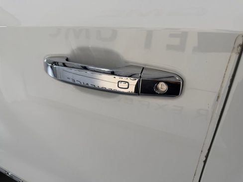 Used 2022 GMC Sierra 1500 SLT w/ SLT Premium Plus Package image 5