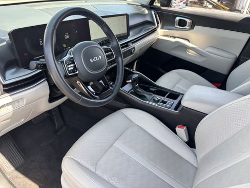 Certified 2025 Kia Sorento S w/ Panoramic Sunroof Package FWD image 17