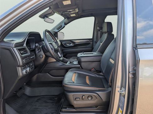 Used 2023 GMC Yukon AT4 w/ Technology Package image 11