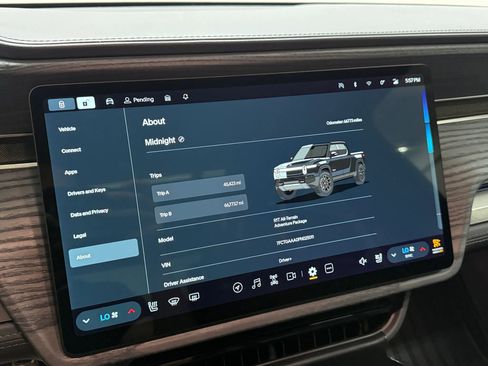 Used 2023 Rivian R1T Adventure image 22