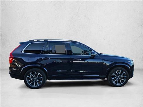 Used 2017 Volvo XC90 T6 Momentum w/ Vision Package image 4