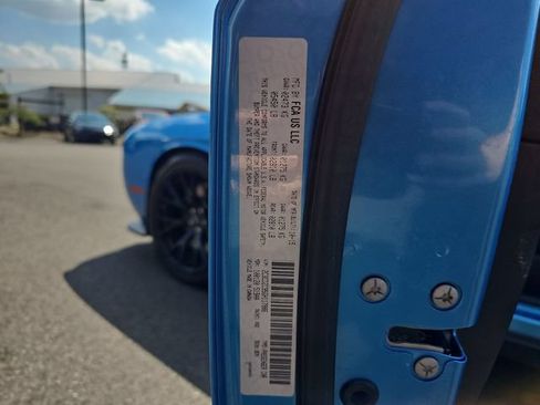 Used 2016 Dodge Challenger SRT Hellcat RWD image 36