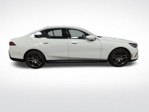 Used 2026 BMW 530i RWD image 6