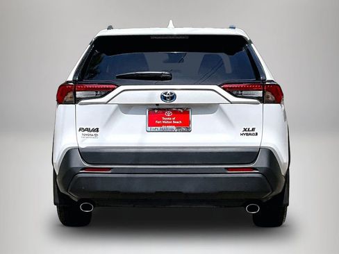 Used 2024 Toyota RAV4 XLE AWD/4WD image 6