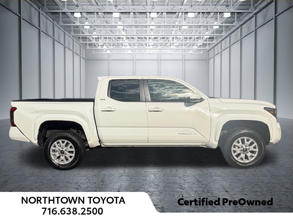 Used 2025 Toyota Tacoma SR5 AWD/4WD image 7