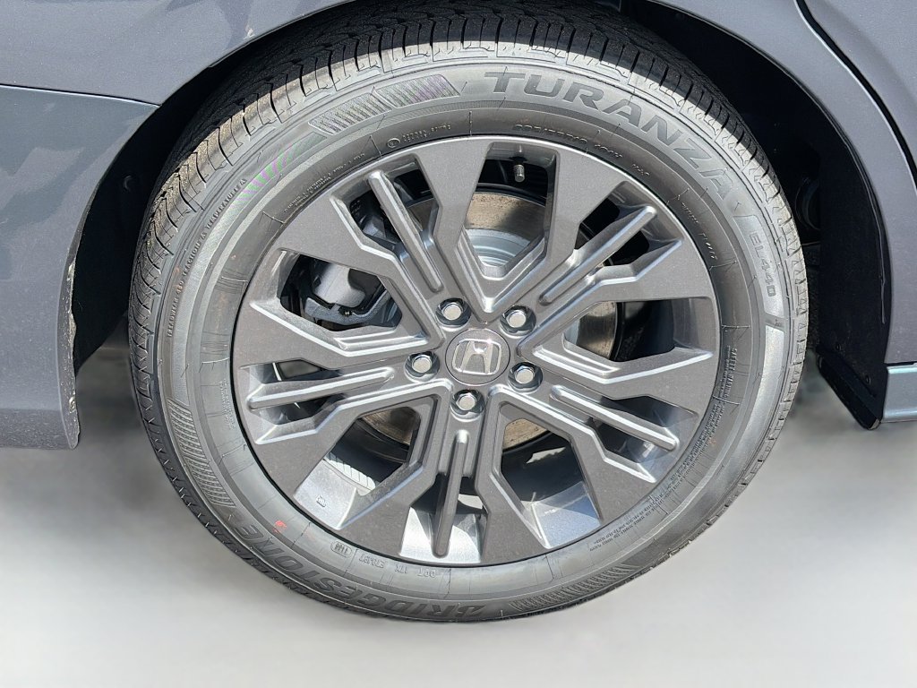New 2026 Honda Odyssey Touring image 9