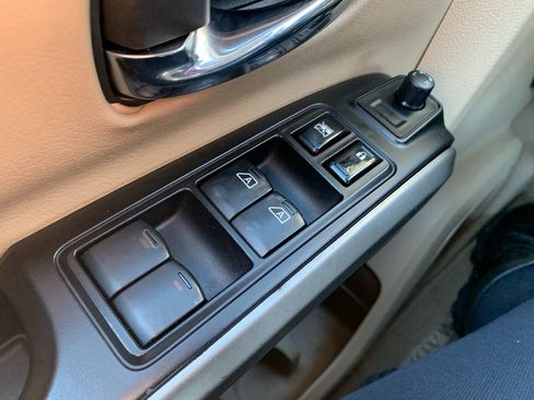 Used 2015 Nissan Armada SL w/ Moonroof Package image 24