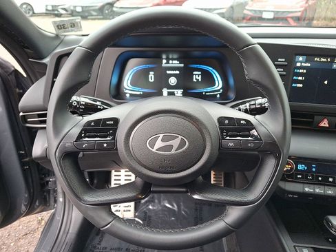 Certified 2025 Hyundai Elantra Sport image 19