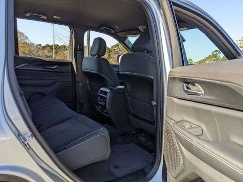 New 2025 Jeep Grand Cherokee Laredo image 41