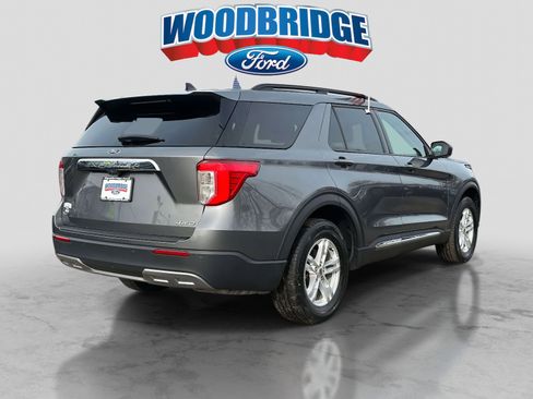 Used 2022 Ford Explorer XLT w/ Equipment Group 202A image 4