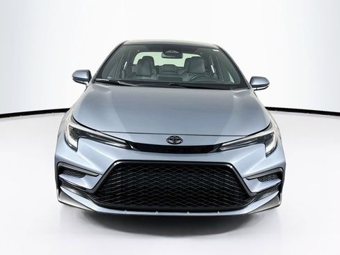 Used 2023 Toyota Corolla SE FWD image 2