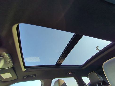 Used 2022 Chevrolet Blazer Premier w/ Enhanced Convenience Package image 21