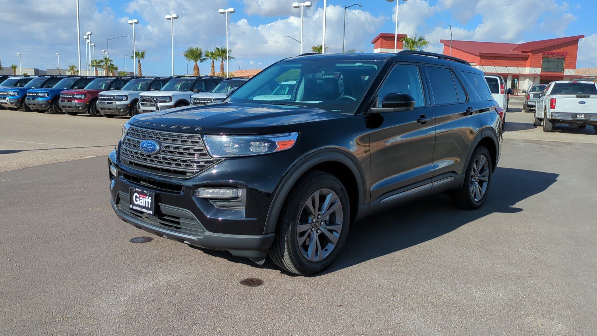Used 2023 Ford Explorer XLT w/ Equipment Group 202A AWD/4WD image 8