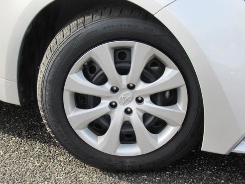 Used 2020 Toyota Corolla LE image 7